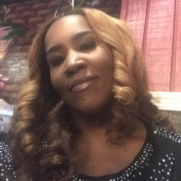 Meet your Posher, Nikki - Picture 1 of 1